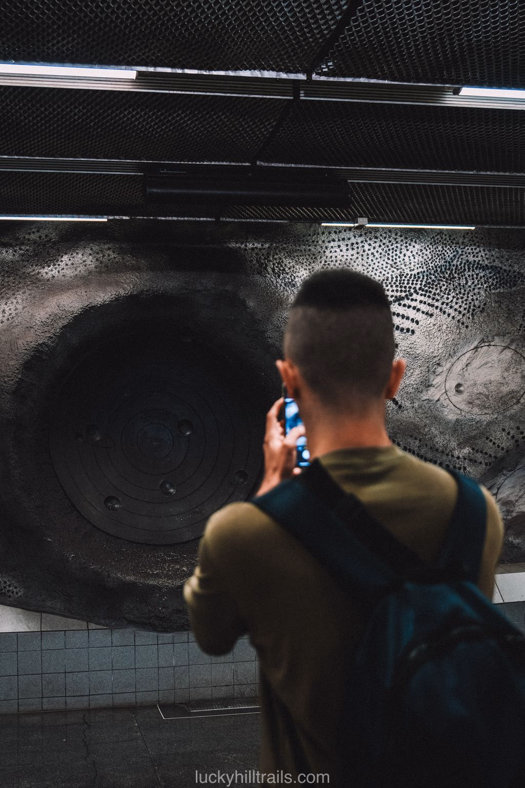 Sculptures and ceiling artworks at Tekniska Högskolan station